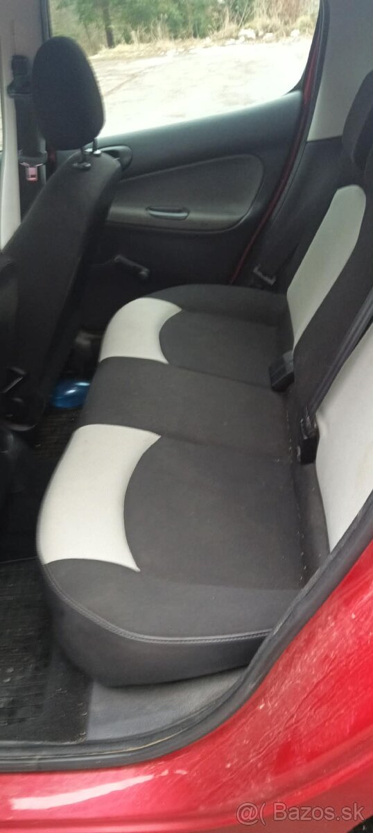 Peugeot 206 1.4i - 12