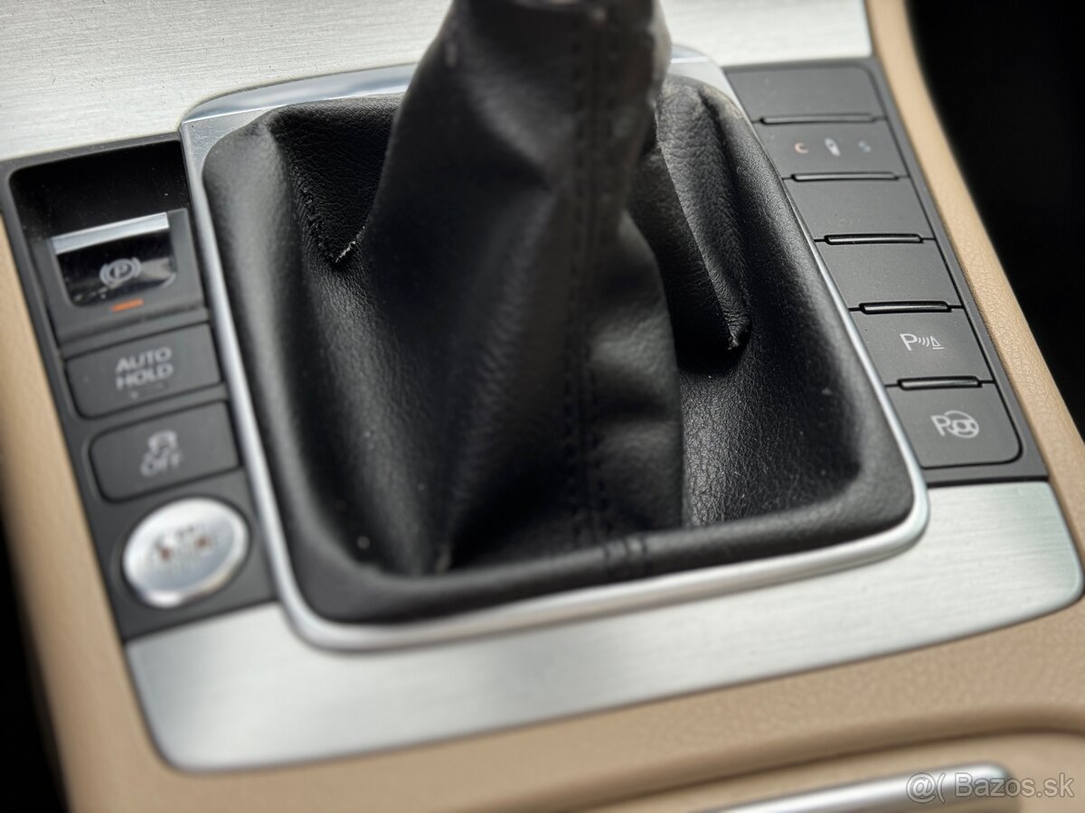 Volkswagen Passat Variant 2.0 TSI Highline - 12