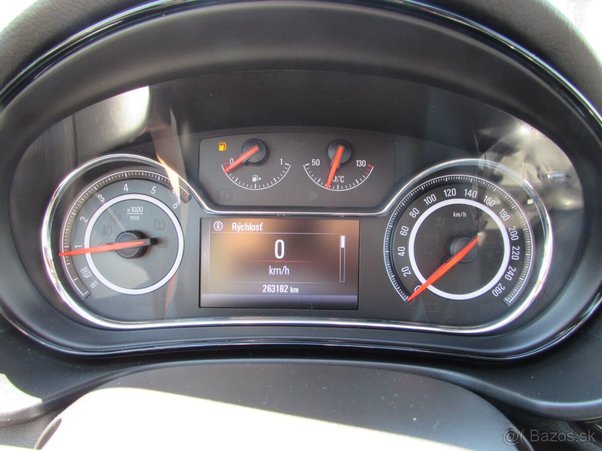 Opel Insignia ST 1.6 CDTI 136k Start/Stop Cosmo - 12