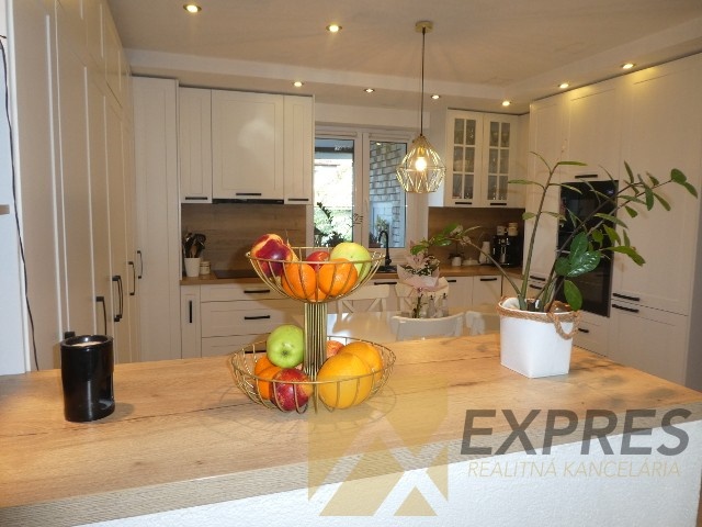 RK EXPRES - na predaj rodinný dom v Handlovej, ul. Údernícka - 12