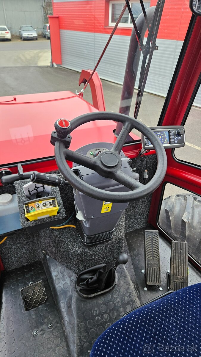 Lesný traktor LT83 - 12