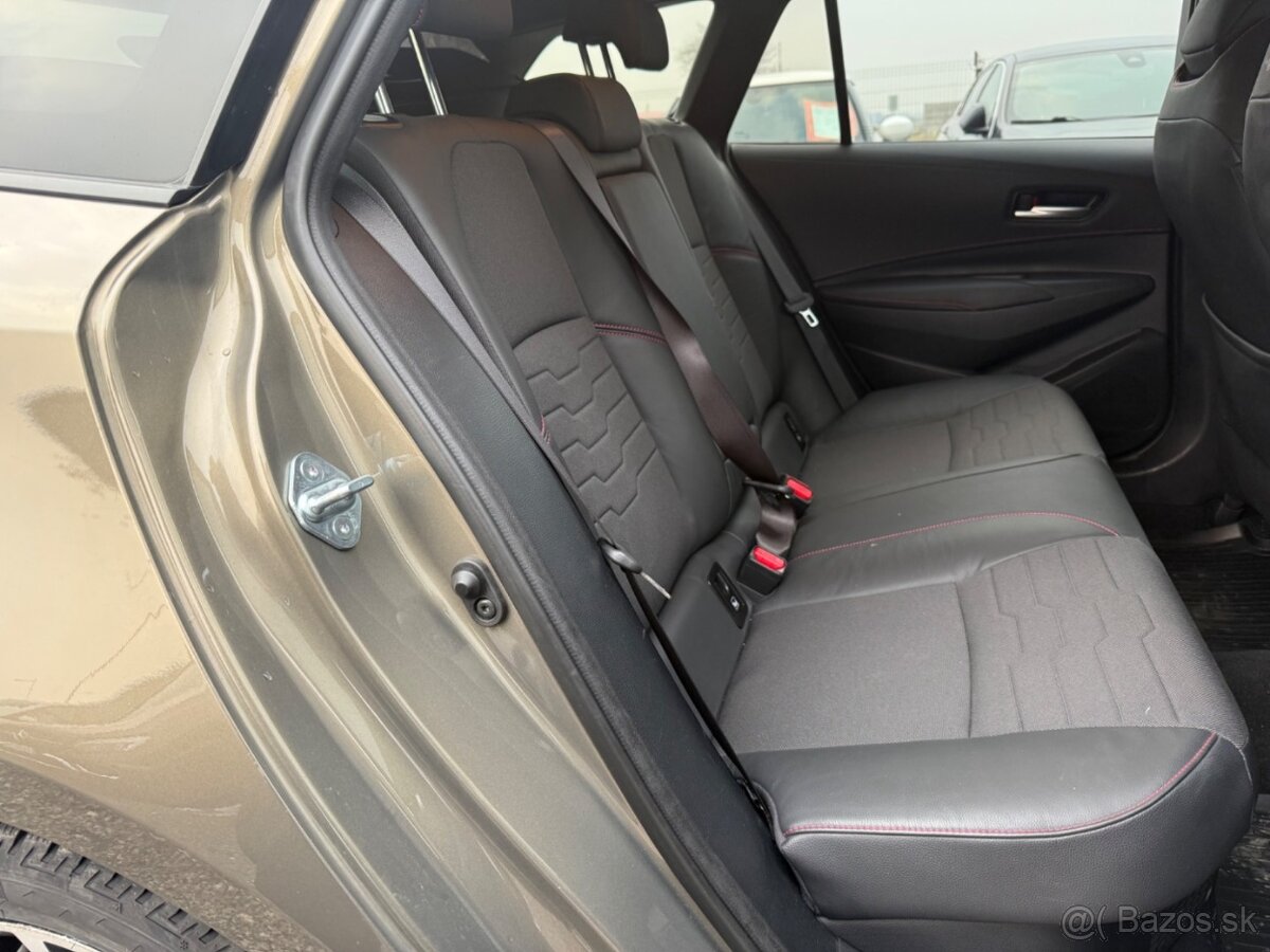 Toyota Corolla Combi 2.0 HEV Executive 1.Majiteľ ,SR, komple - 12