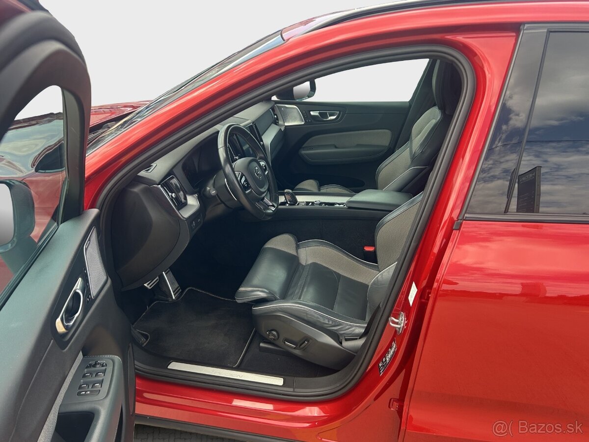 VOLVO XC60 B6 AWD R-Design - 12