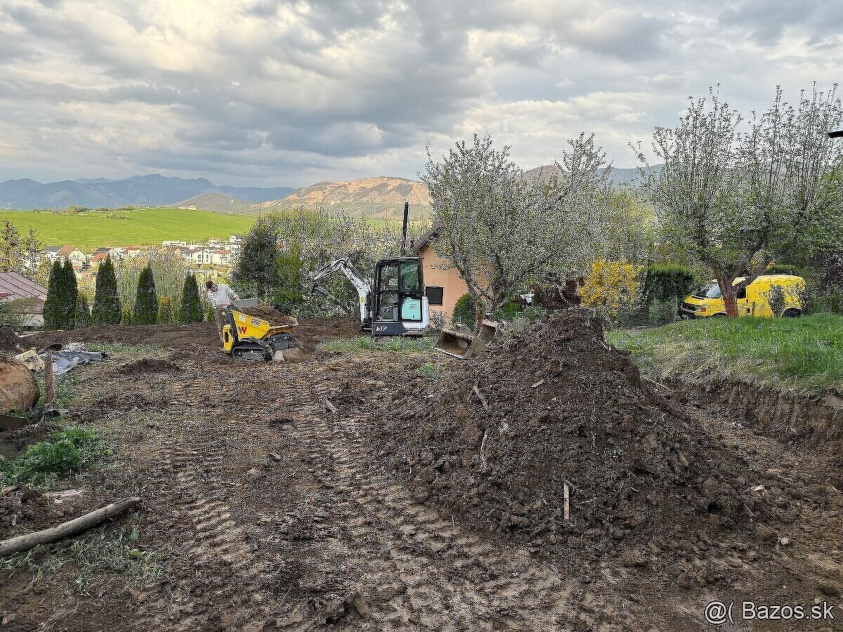 Zemné a výkopove práce Autodoprava Bager Minibage UNC - 12