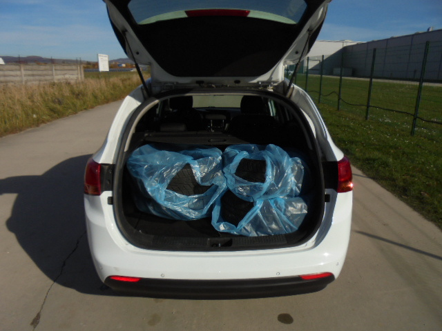 Kia Cee´d SW 1.4 CVVT LX, benzín, combi, r.v.9/2015 - 12