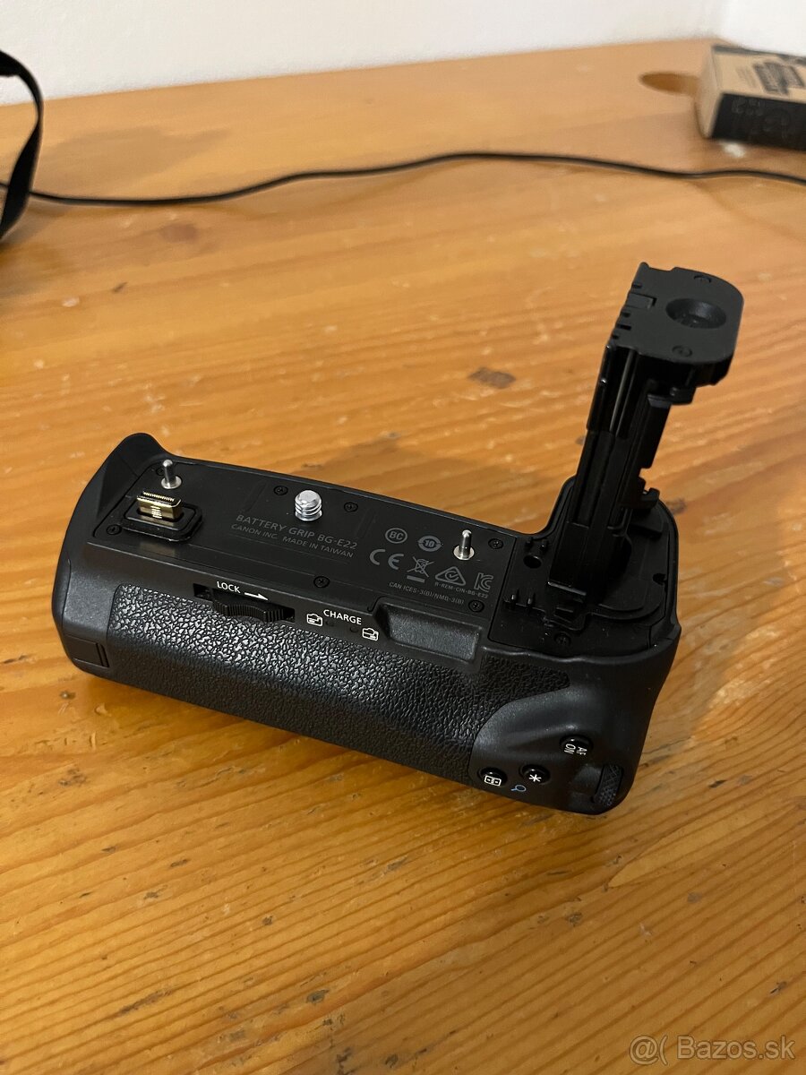 Canon EOS R + Battery grip - 12