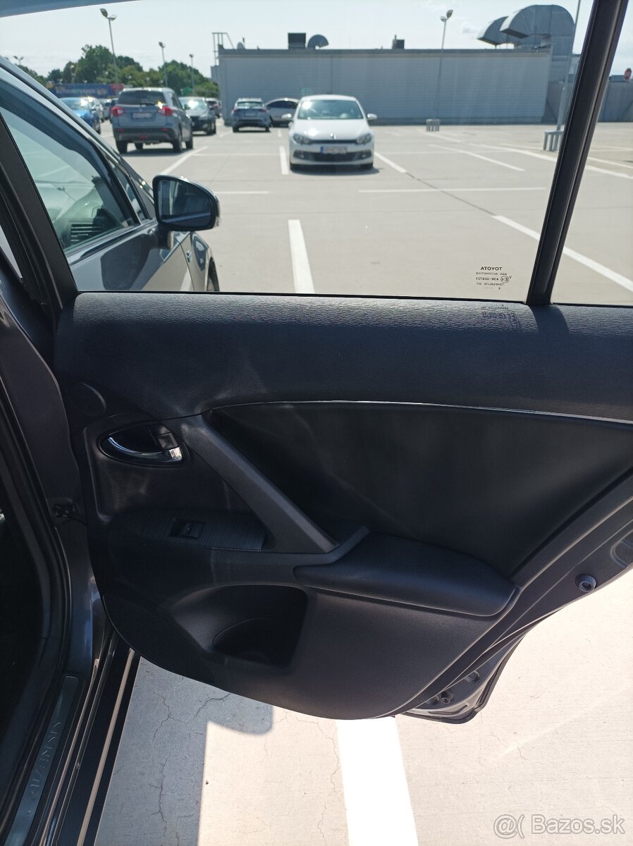 Predám Toyota Avensis - 12
