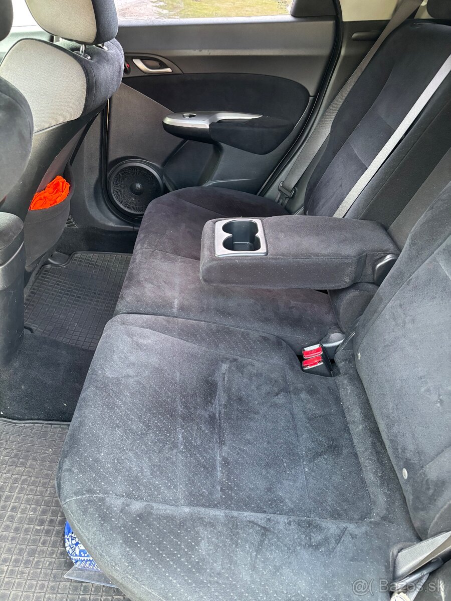 Honda Civic 1.8 benzín 103 kW - 12