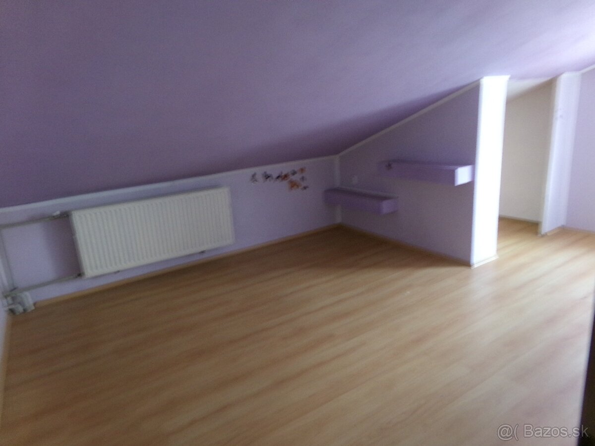 Na predaj rodinný dom v Hosťovciach - 12