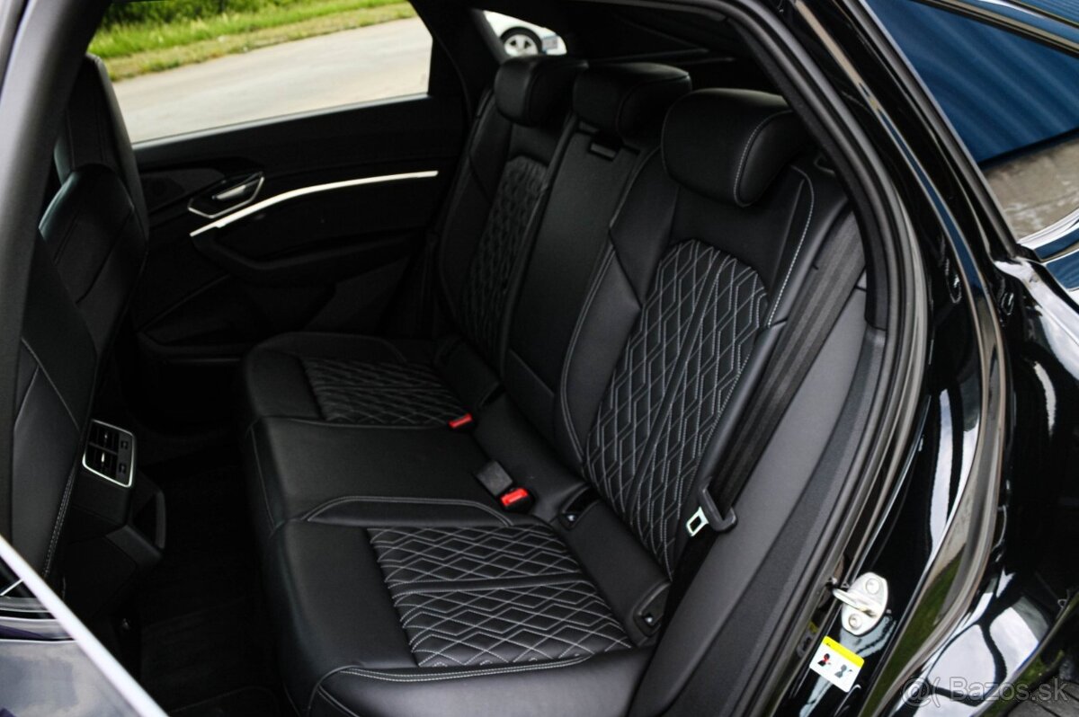 Audi E-tron S quattro - 12