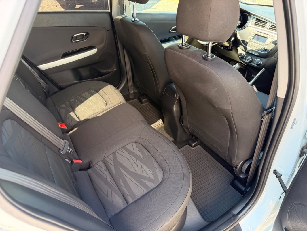 Kia ceed 1.6 CRDi VGT Gold - 12