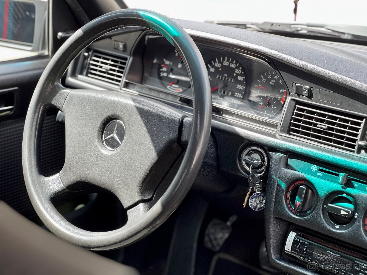 Mercedes 190e w201 - 12