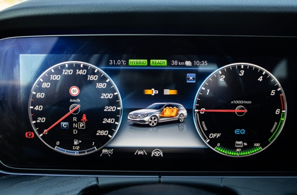 Mercedes Benz E 300 de T Avantgarde (2020) - 12