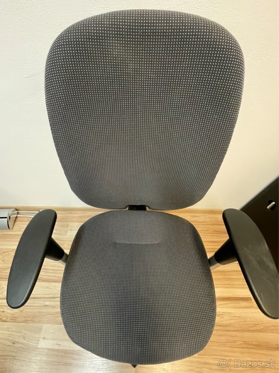 Predám kancelársky nábytok - 12