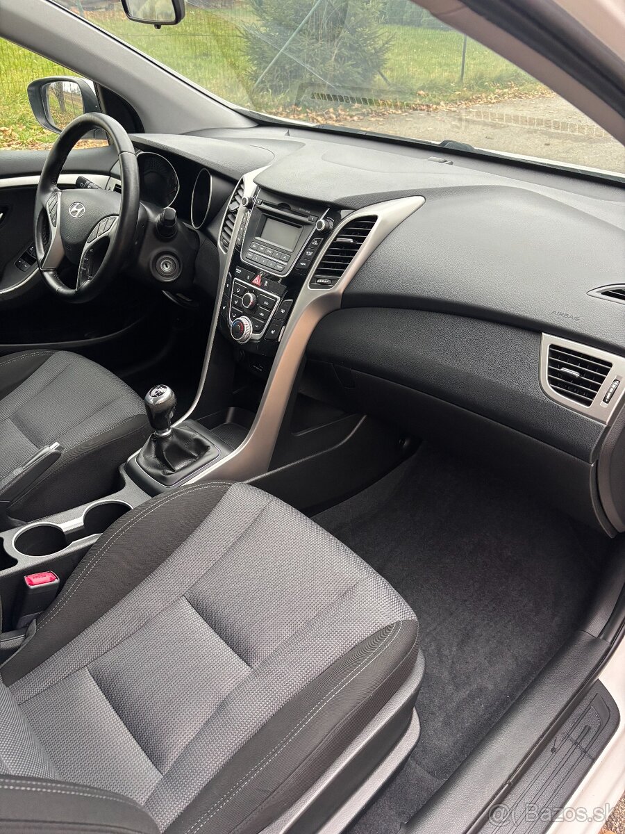 2014 Hyundai I30 1.6 MPI, 100 000 km, NOVÁ STK, 1.Majiteľ - 12