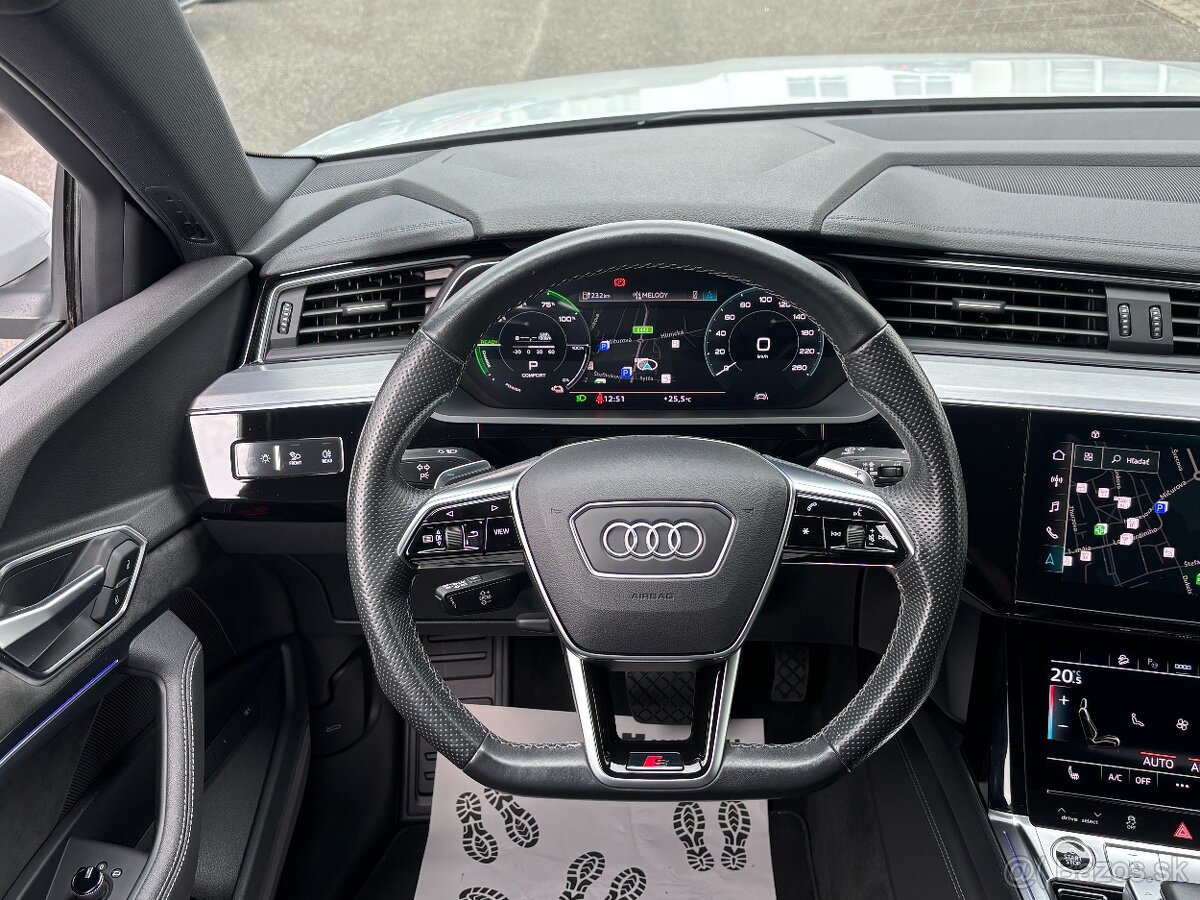 Audi E-tron 50 quattro S line - 12