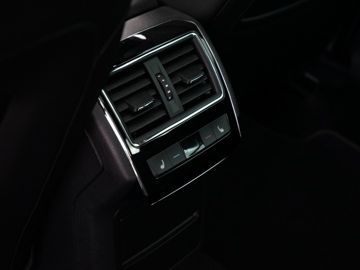 Škoda Superb Combi 2.0 TDI SCR L&K DSG - 12