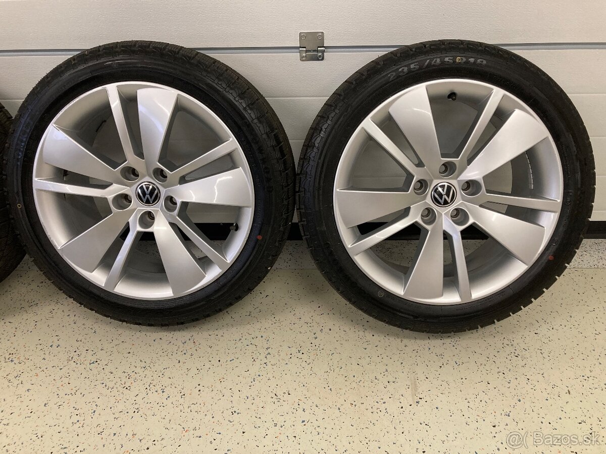 Zimná sada org ŠKODA 5x112 8J ET44 235/45 R18 - 12