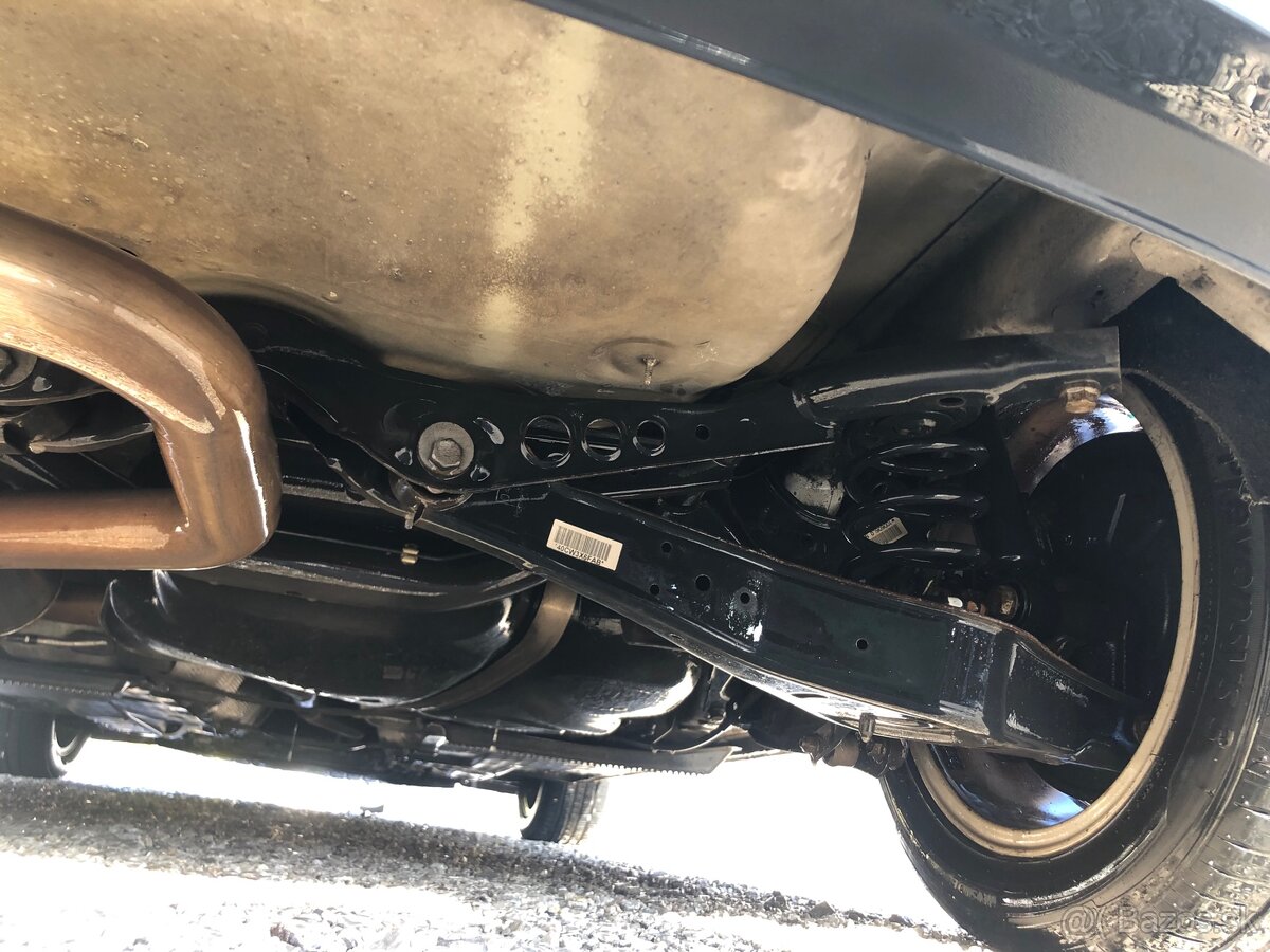 Volkswagen Golf TDI Highline - 12