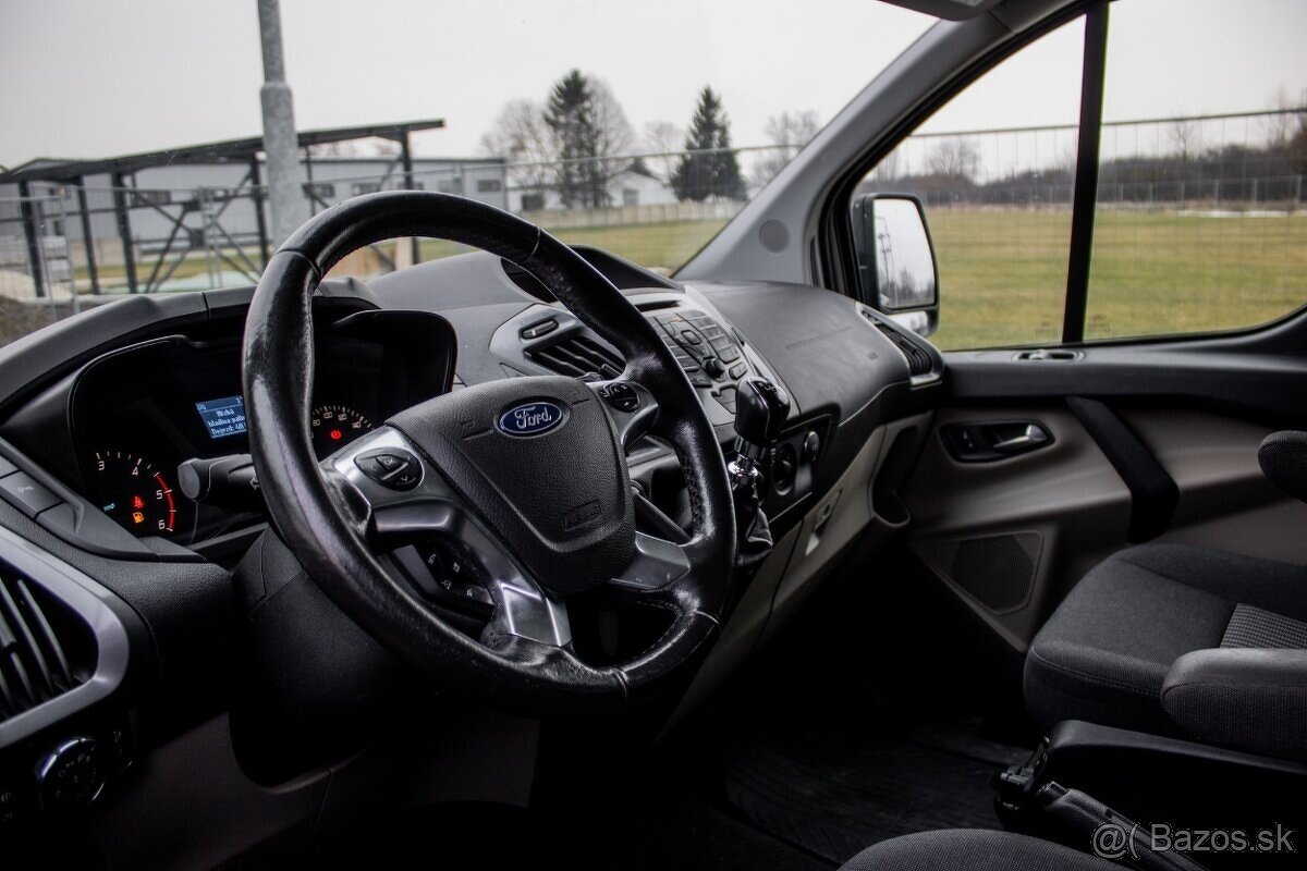 Ford Turneo Custom - 12