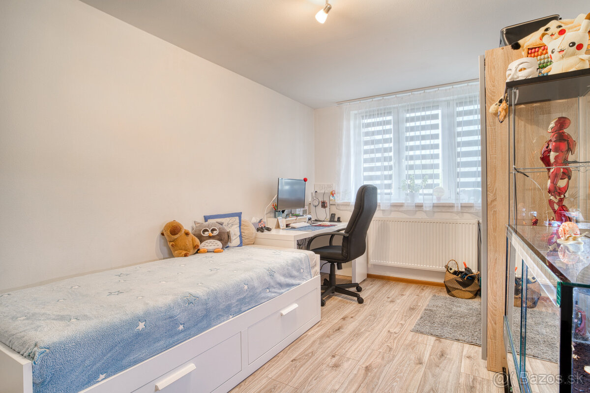 Na predaj priestranný 4-izbový rodinný dom v Malženiciach - 12