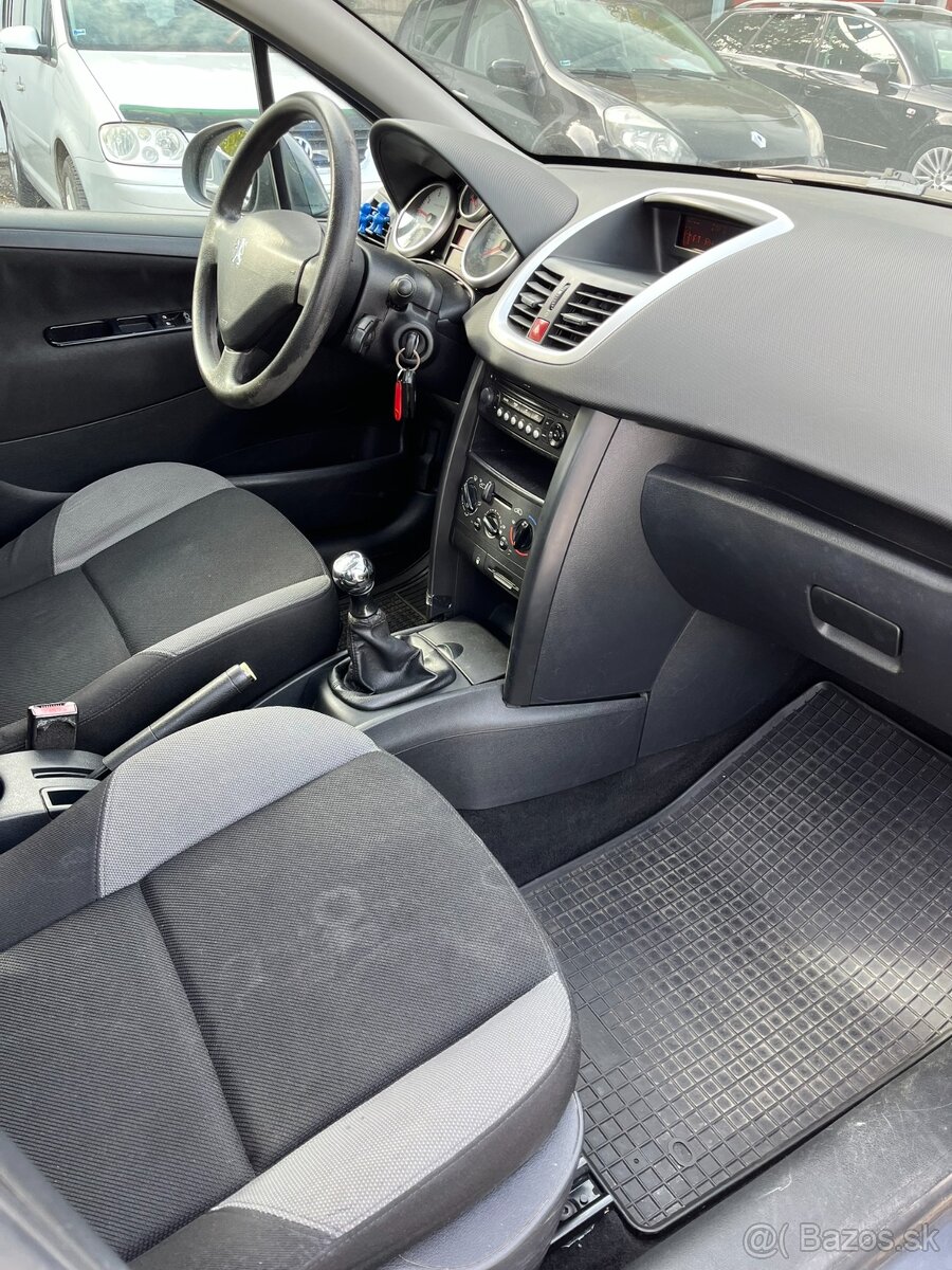 Peugeot 207 1.4e Benzín, 2009, 54 kW, 304407 km - 12