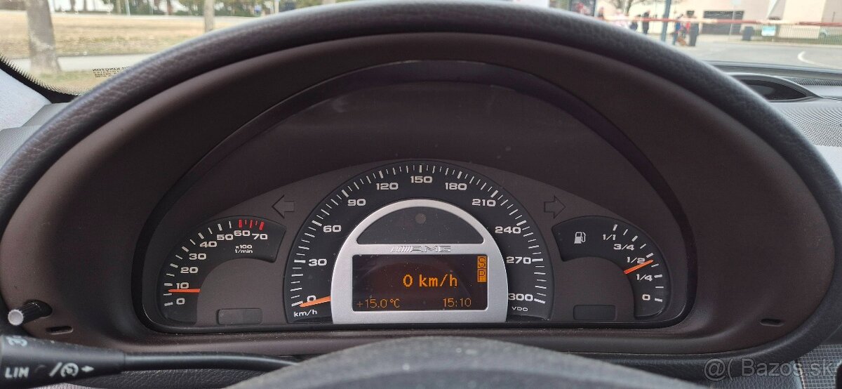 Mercedes Benz C32 AMG (2002) - 12