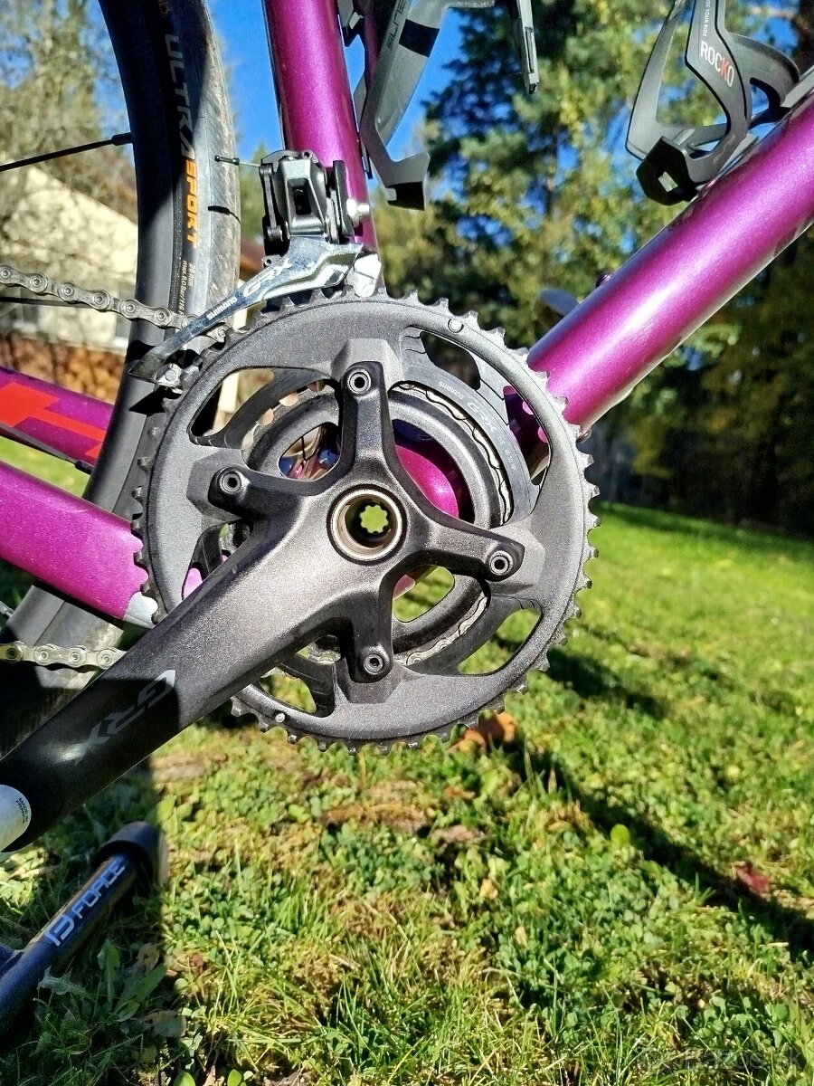 Cestný karbonový bicykel BH - 12