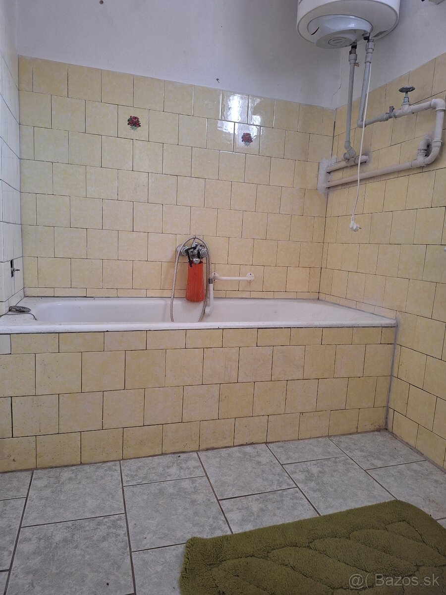 Výborný rodinný dom pre pohodlné bývanie - 12