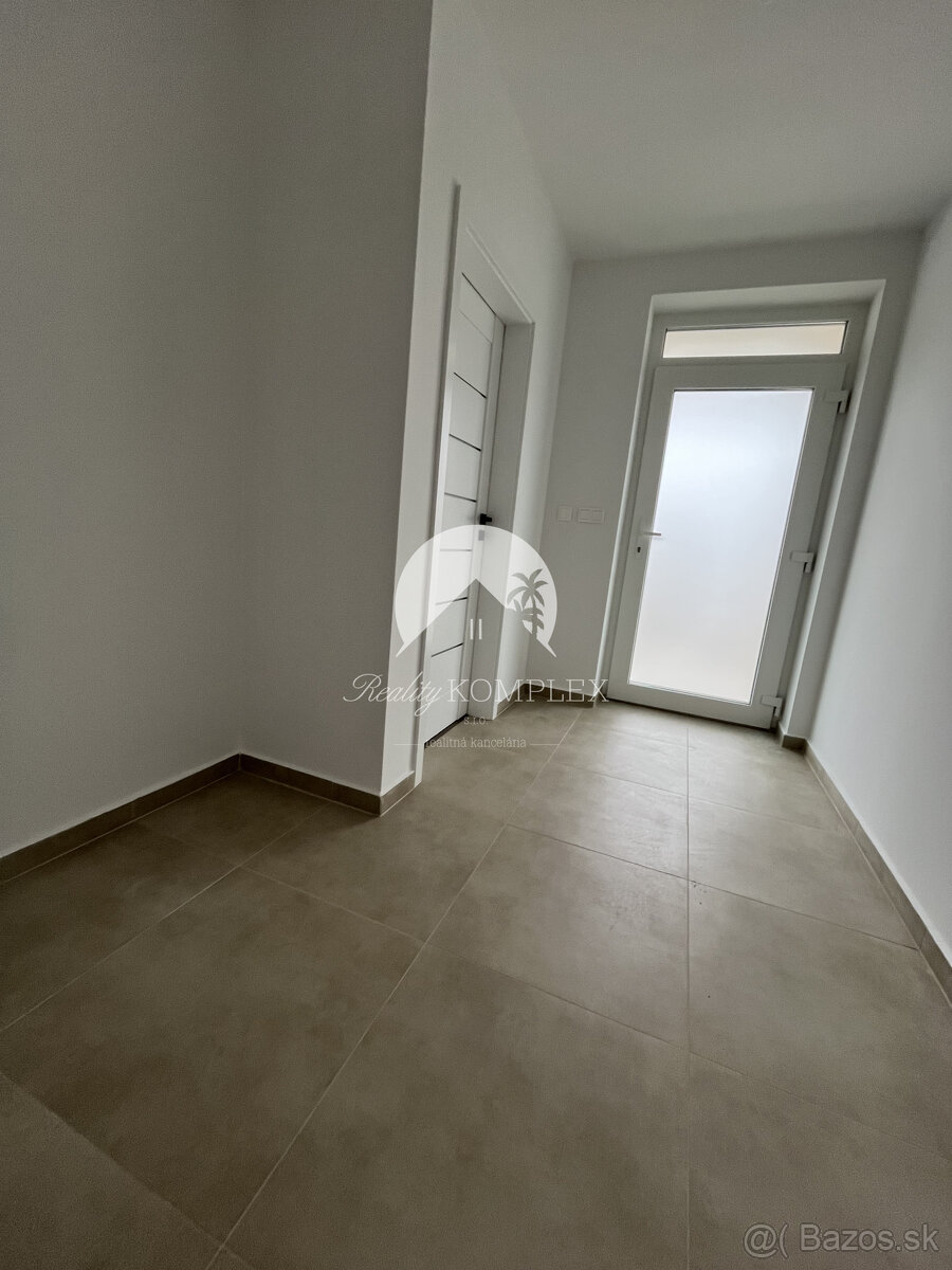 Reality KOMPLEX s.r.o., Vám ponúka na predaj moderný 4-izbov - 12