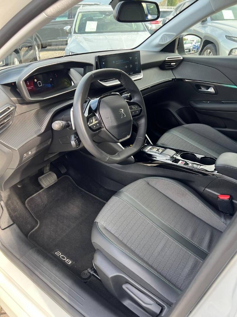 Peugeot 208 1.2 PureTech 100 Allure Pack EAT8 - 12