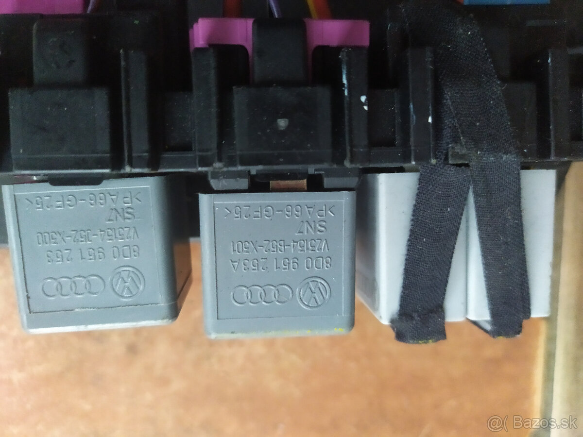 zadna naprava VW Golf 6 VI Variant 1.6TDI 2012 - 12