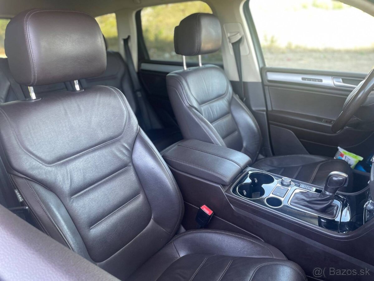 Volkswagen Touareg II 3.0 V6 TDI BMT 4MOTION - 12