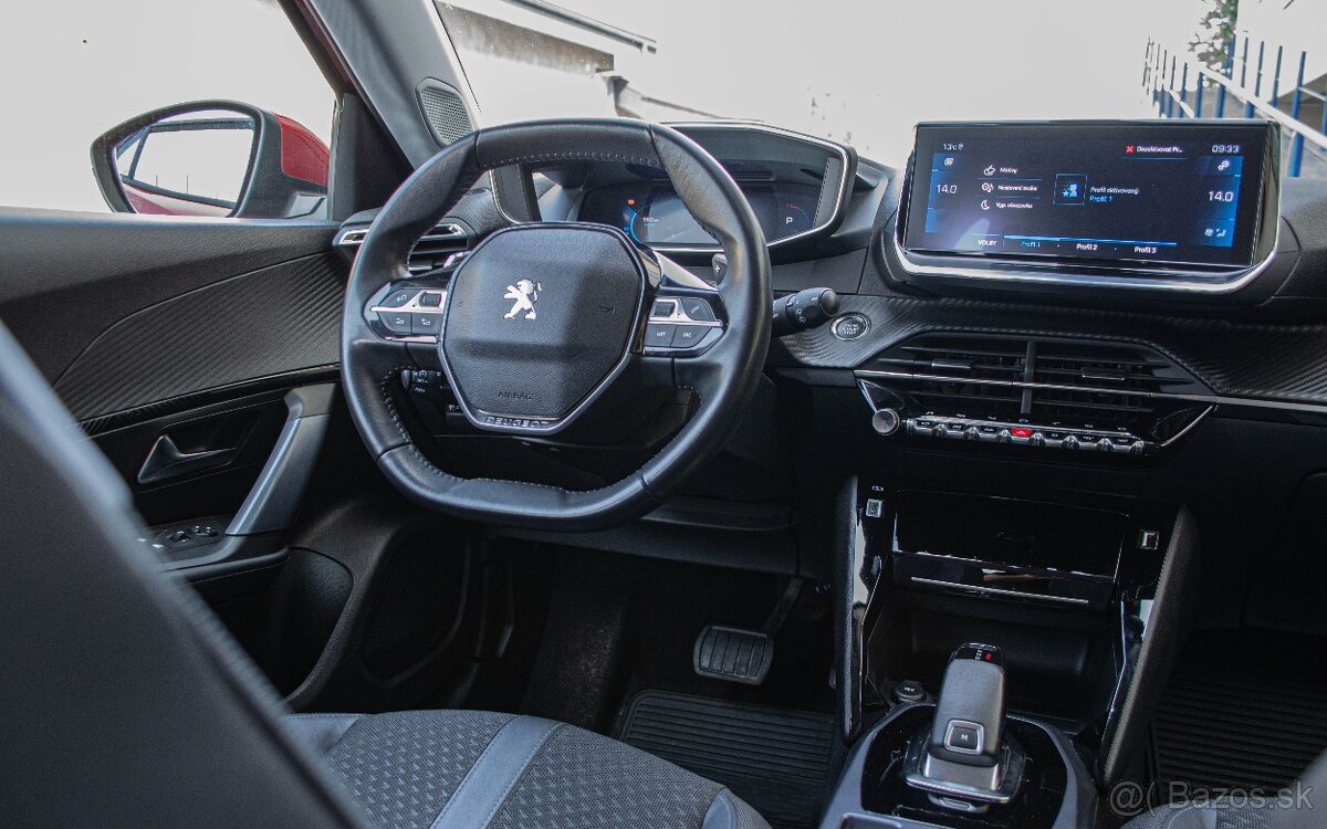 Peugeot 2008 1.2 PureTech Allure 96kW automat - 12