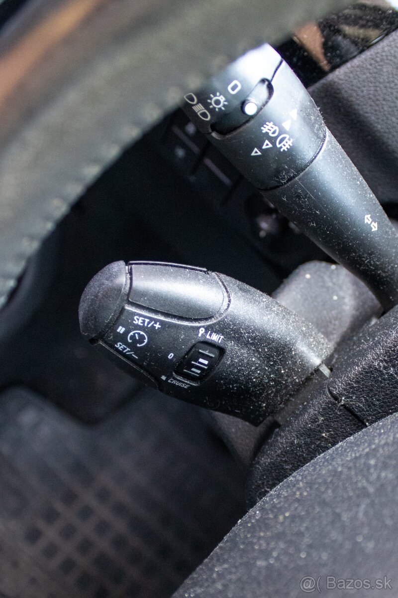 Peugeot 301 1.2 PureTech Active - 12