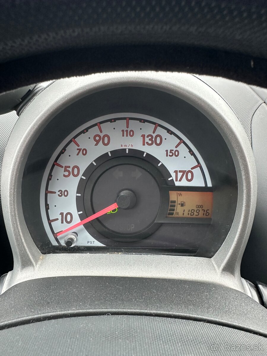 Peugeot 107 - 12