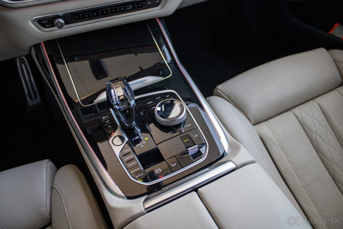 BMW X7 xDrive 4.4 V8 390kw - 12