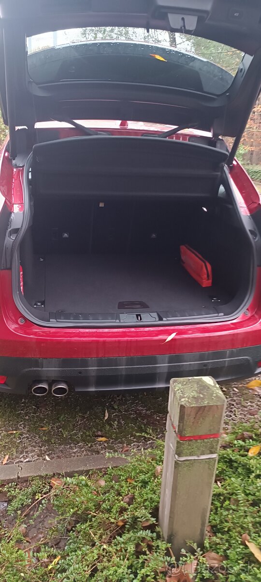 Jaguar F-PACE 2,0D 132kW 4x4 - 12