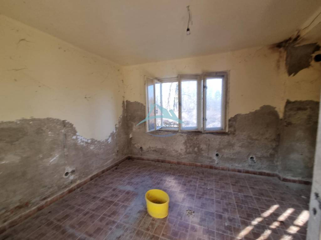 ZNÍŽENÁ CENA Rodinný dom Ipeľské Predmostie - 12