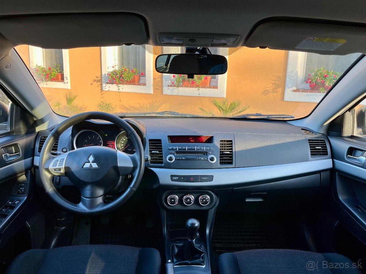 Mitsubishi Lancer 1.6 MIVEC Benzín Sportback 86kW + Xenóny - 12