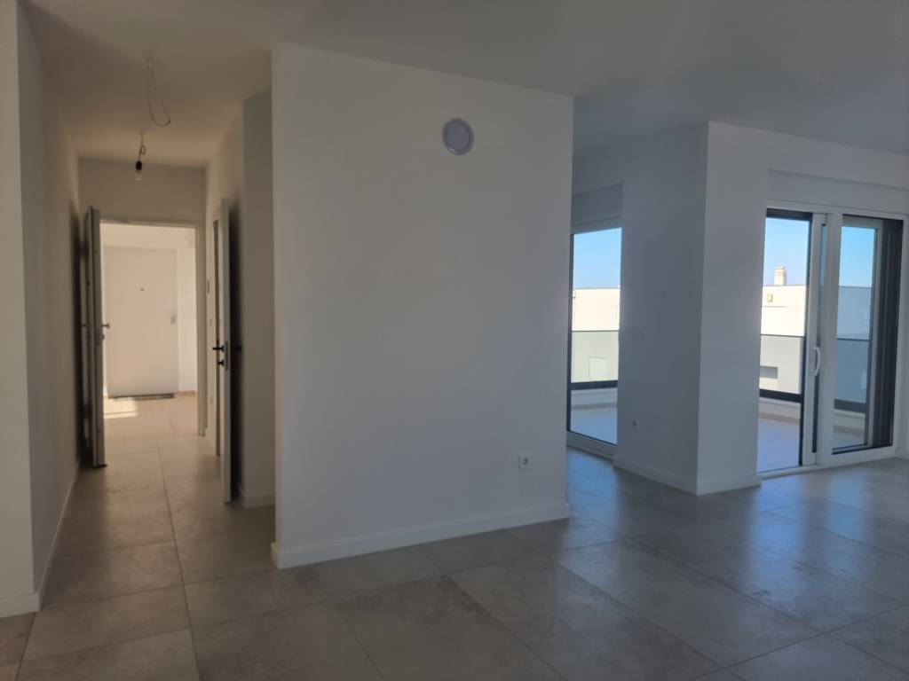 CHORVÁTSKO - Moderné apartmány neďaleko peknej pláže - VODIC - 12