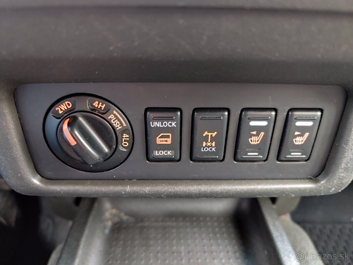 Nissan Navara D40 - 12