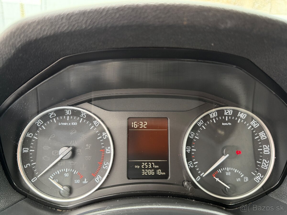 Škoda Octavia 2012 - 12