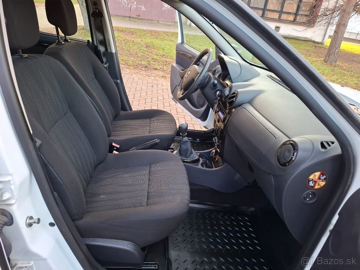 Dacia Duster 1.6i 4x4 - 12