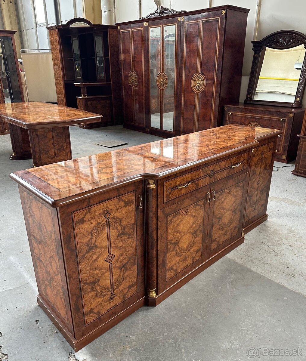 Luxusná talianska vitrína - 12