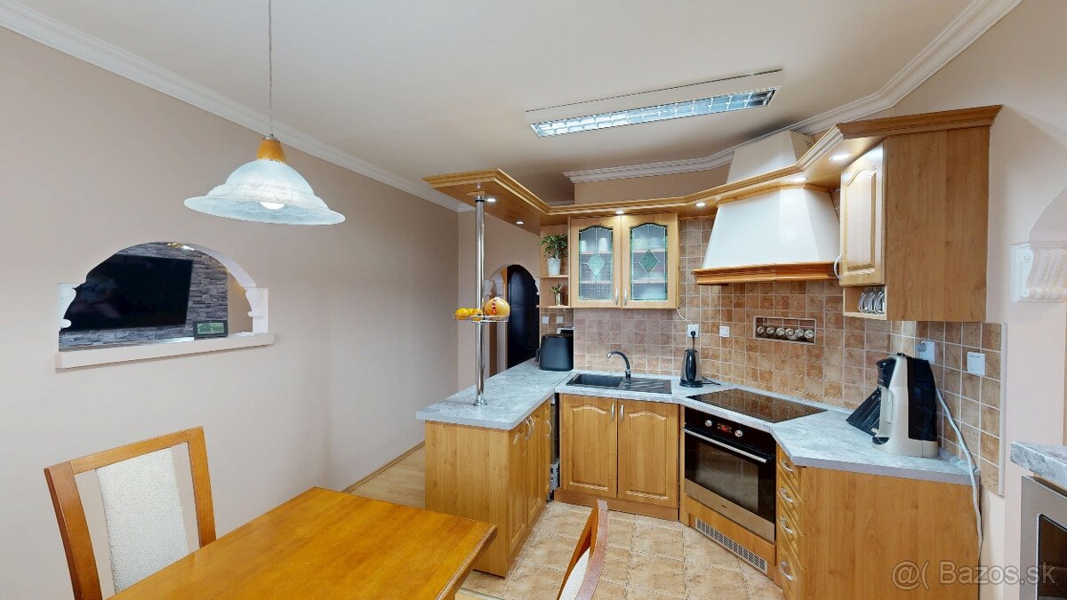 3 izb byt v Galante Revolučna stvrt centrum . - 12