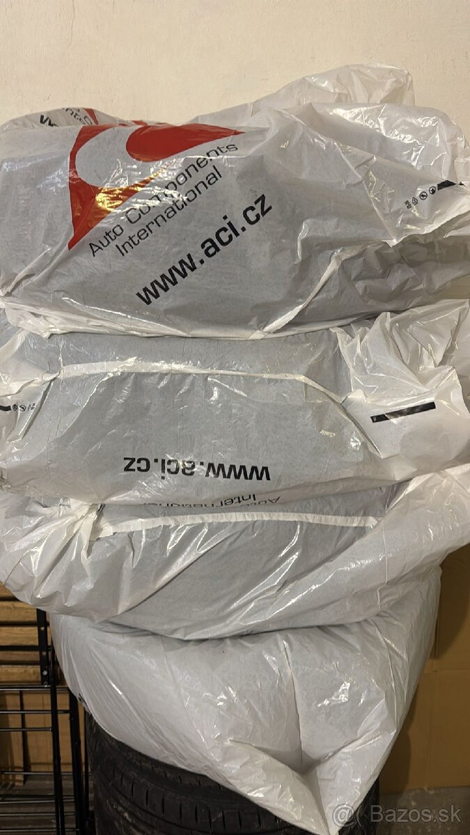 Letné pneumatiky 215/60 R17 - 12