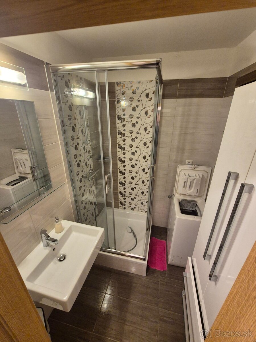 Prenajmeme 3 izb byt na Hrobákovej ulici - 12