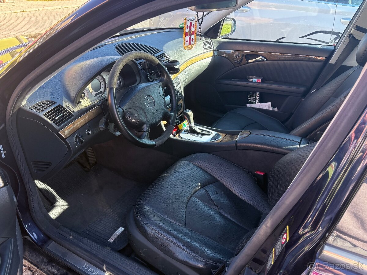 Mercedes-Benz E500 W211 (2003) – 225 kW - 12