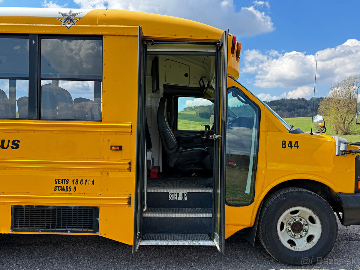 CHEVROLET EXPRESS – USA SCHOOLBUS – 6.6 DURAMAX DIESEL - 12